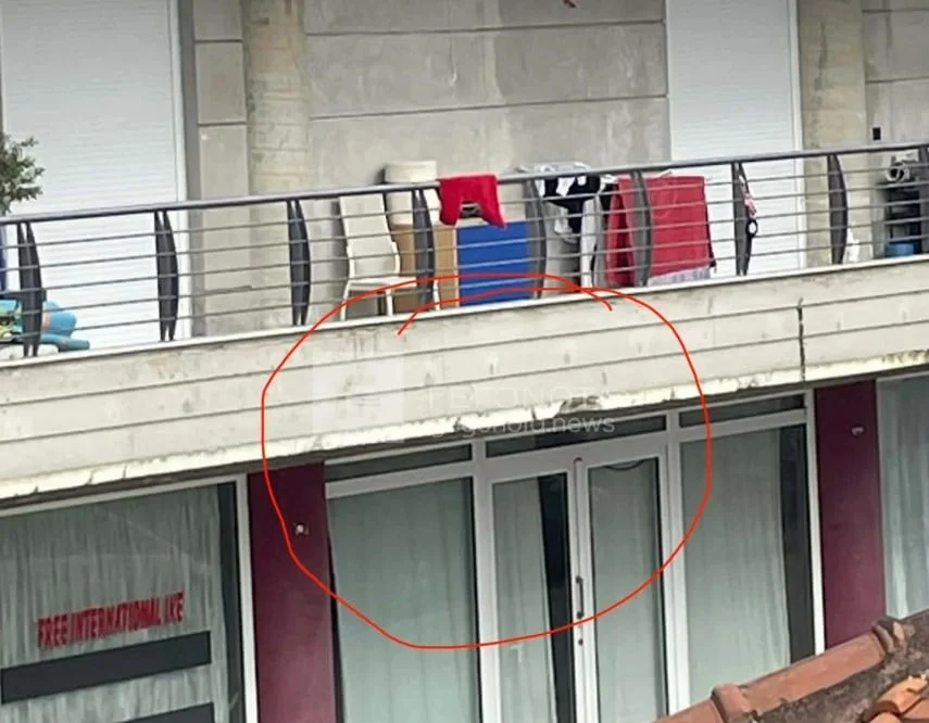 Βόλος: Κινηματογραφικές σκηνές – Πυροβόλησαν σε σπίτι και ο ιδιοκτήτης βγήκε στο μπαλκόνι με όπλο