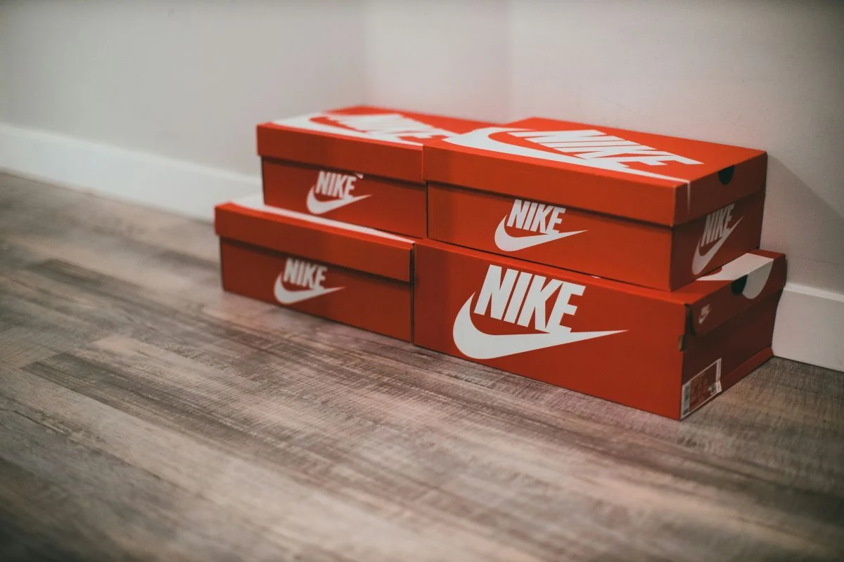 Nike: Πτώση εσόδων και ισχυρές πιέσεις στην Κίνα – Στο «κόκκινο» η μετοχή