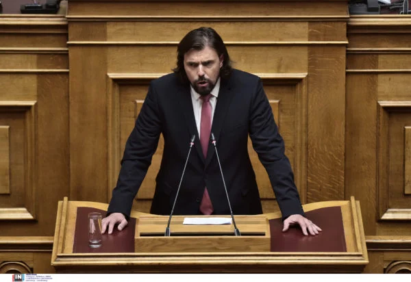 Πέτρος Παππάς στον Realfm 97,8: Μόνο με το ΠΑΣΟΚ πρώτο, μπορεί να υπάρχει μία αξιόπιστη πολιτική εναλλαγή - Το δίπολο «Μητσοτάκης-Τσίπρας» έχει εξαντλήσει τον ιστορικό του κύκλο