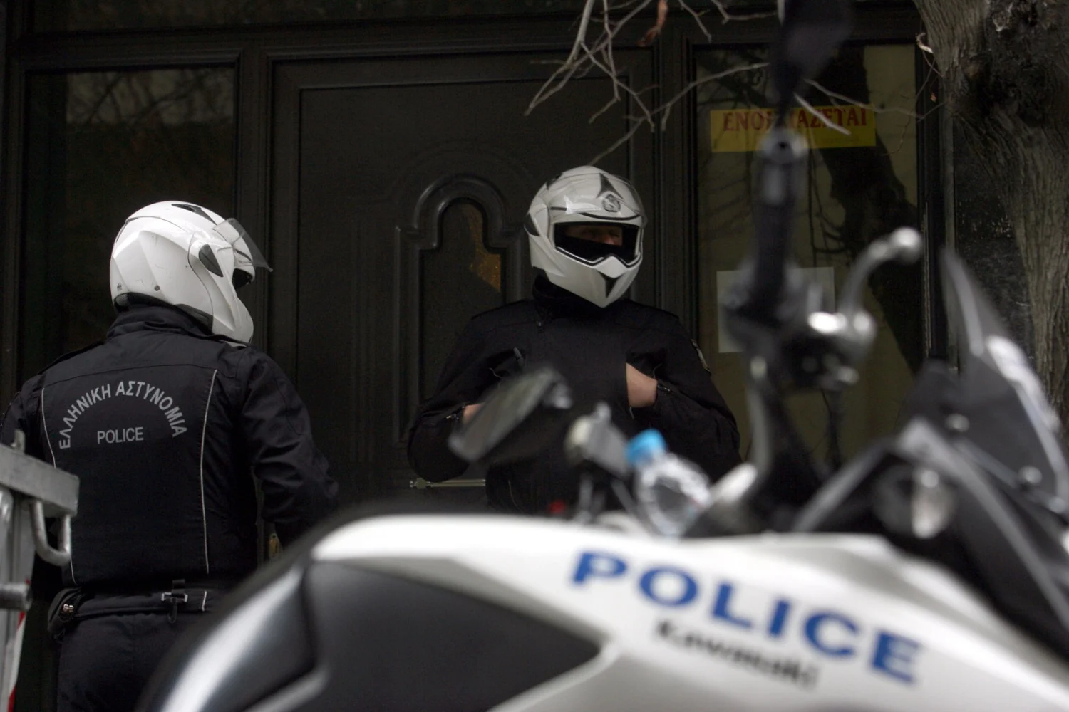 Μαρούσι: Απάτη σε βάρος 89χρονης με λεία 220.000 ευρώ – Γκρέμισαν τον τοίχο με βαριοπούλα για να πάρουν τις λίρες - Lawandorder.gr