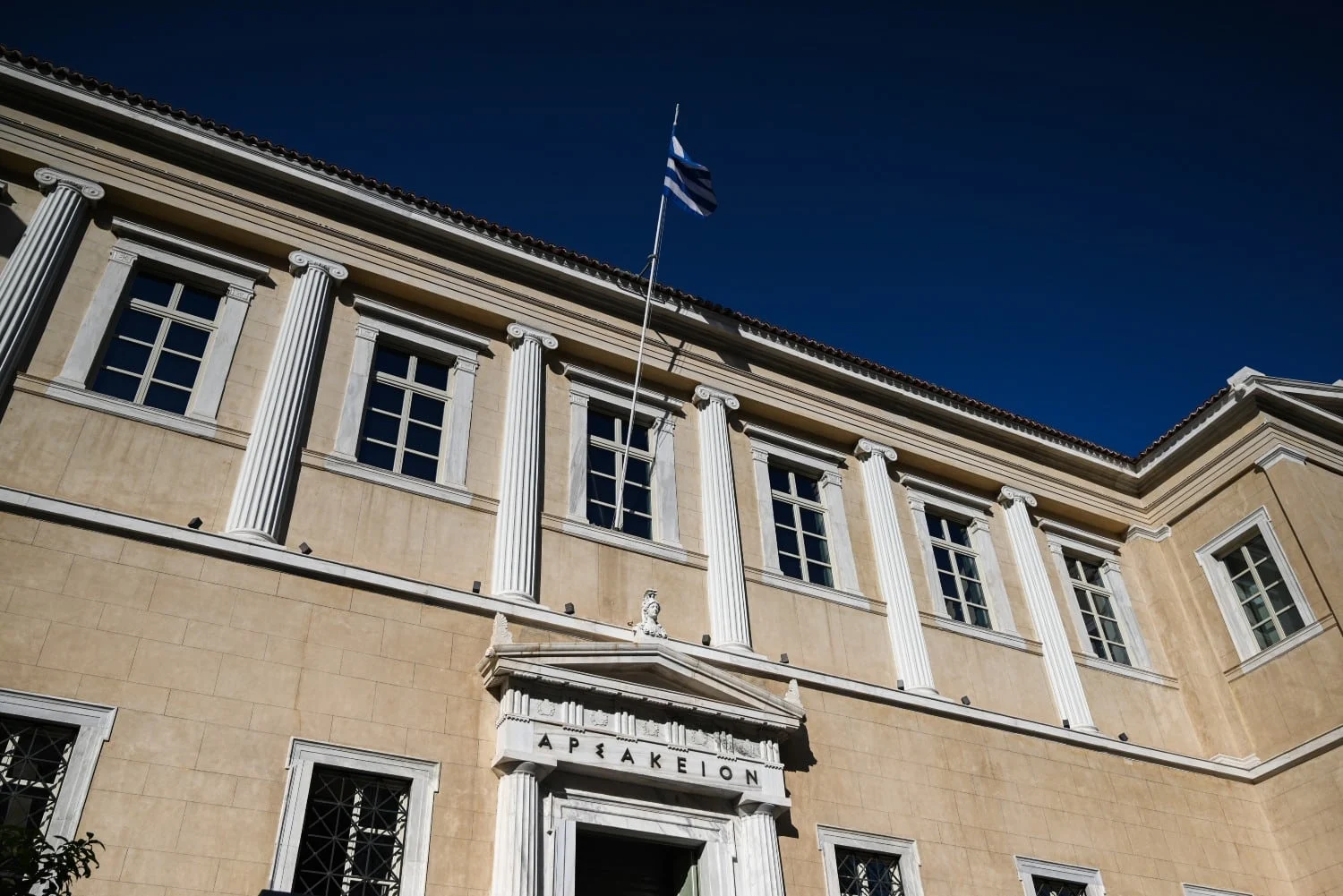 Στο «μικροσκόπιο» του ΣτΕ οι άδειες ταξί και το ποινικό μητρώο - «Παγώνουν» οι εκκρεμείς υποθέσεις