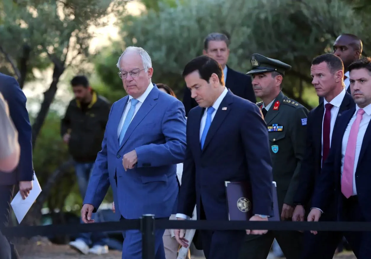 Το ξεχωριστό δώρο του Κωνσταντίνου Τασούλα στον Μάρκο Ρούμπιο μετά την ομιλία του στην Πνύκα