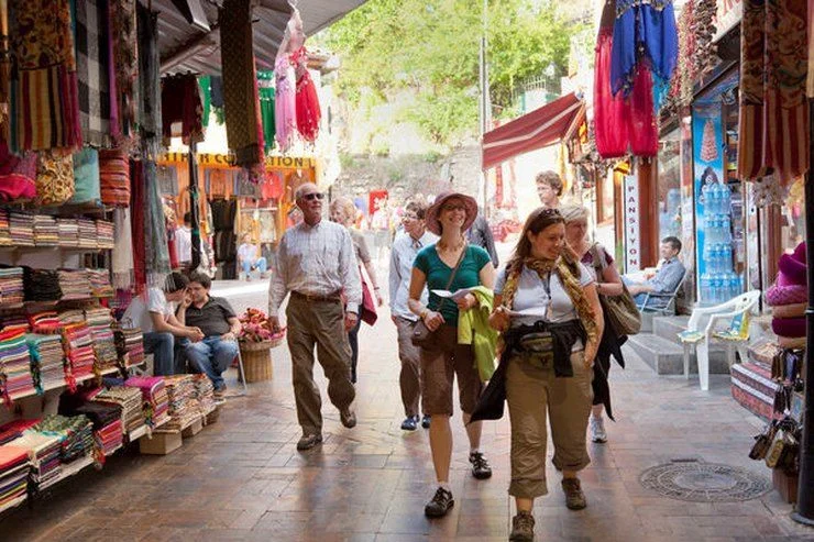 Τουρκία: Βουτιά 7,7% στην καταναλωτική εμπιστοσύνη – Η κρίση στα επενδυτικά κεφάλαια πλήττει τα νοικοκυριά
