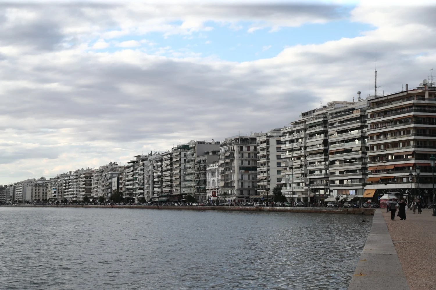 Θεσσαλονίκη: 40χρονος οδηγούσε υπό την επήρεια αλκοόλ και ενεπλάκη σε τροχαίο - Lawandorder.gr